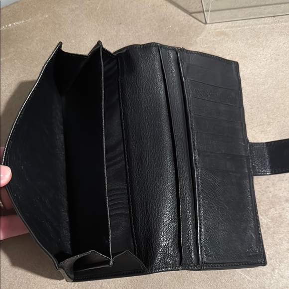 Gucci Black Wallet with Red Accent - Picture 8 of 11